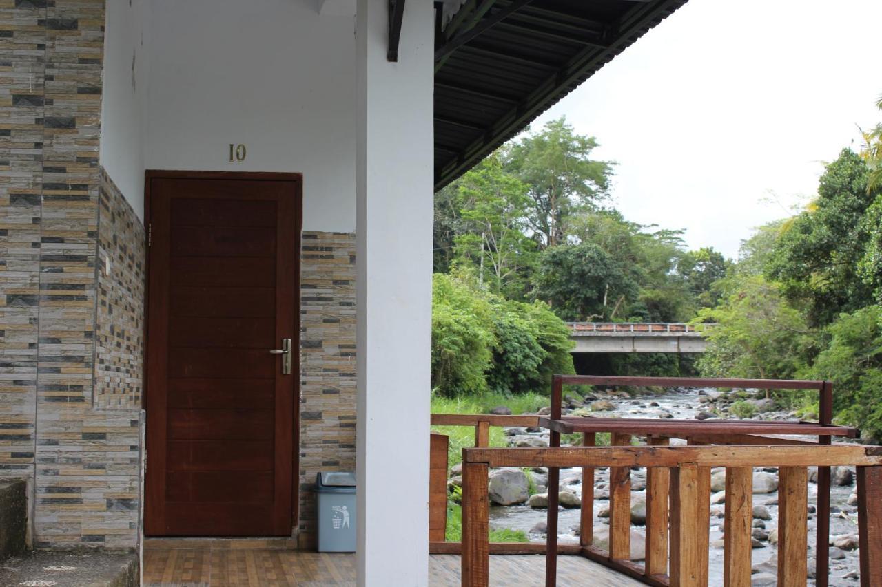 Pondok Tepi Sungai 시데멘 외부 사진